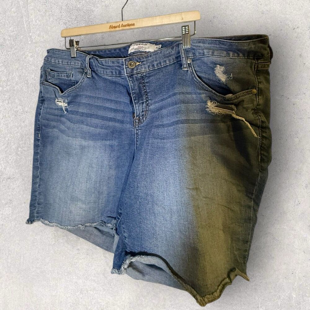 Torrid Shorts Women’s Size 24 Denim Shorts Stretchy